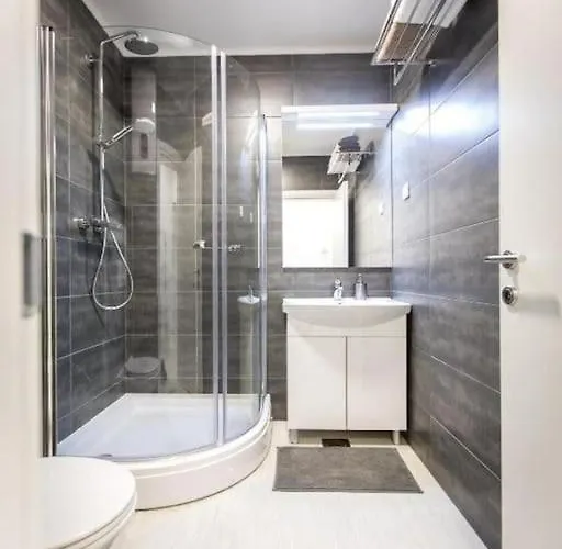 Bleu - Three Bedroom With Balcony And View Apartmán *