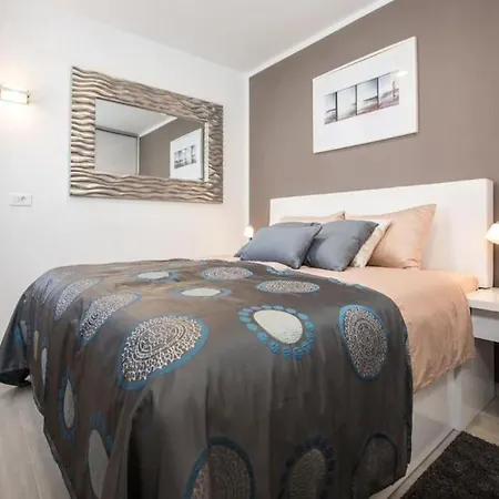 Bleu - Three Bedroom With Balcony And View 두브로브니크