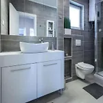 Bleu - Three Bedroom With Balcony And View *