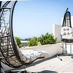 Bleu - Three Bedroom With Balcony And View *
