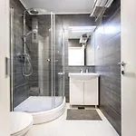 Bleu - Three Bedroom With Balcony And View דירה *