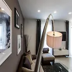 Bleu - Three Bedroom With Balcony And View *