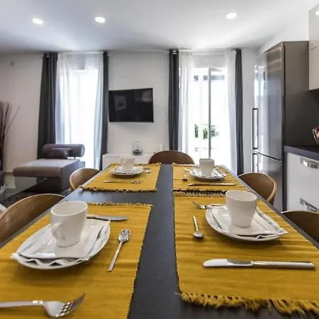 Bleu - Three Bedroom With Balcony And View דוברובניק
