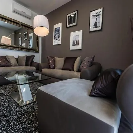 Bleu - Three Bedroom With Balcony And View Apartmán *