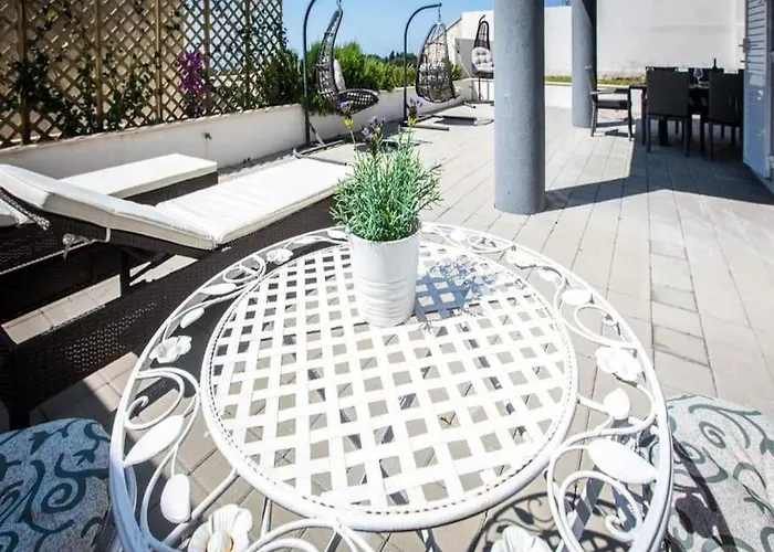 Bleu - Three Bedroom With Balcony And View Lejlighed *